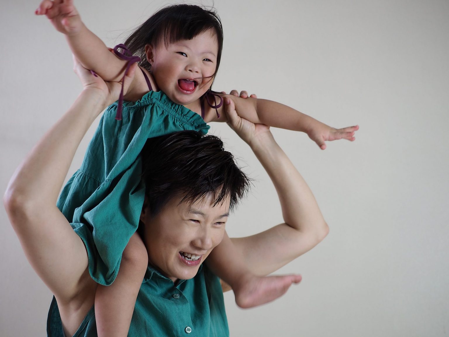 Способы профилактики синдрома дауна. Синдром дауна массаж. Синдром дауна массаж. Синдром дауна массаж. Массаж для детей с синдромом дауна.